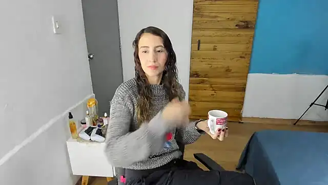 RachelJones  online show from July 25, 12:25 pm