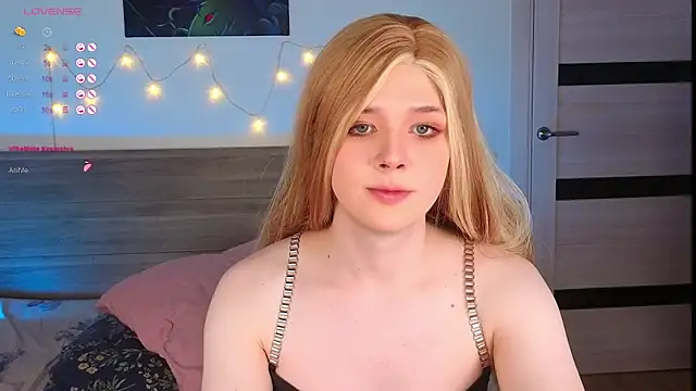  yourFoxy  online show from January 5, 5:27 pm