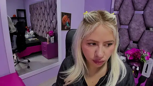 ConstansBlonde online show from December 11, 1:39 pm