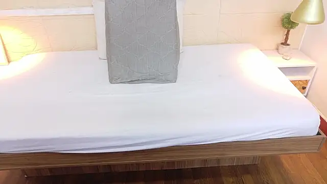 Chocolatte bar online show from February 10, 1:33 pm