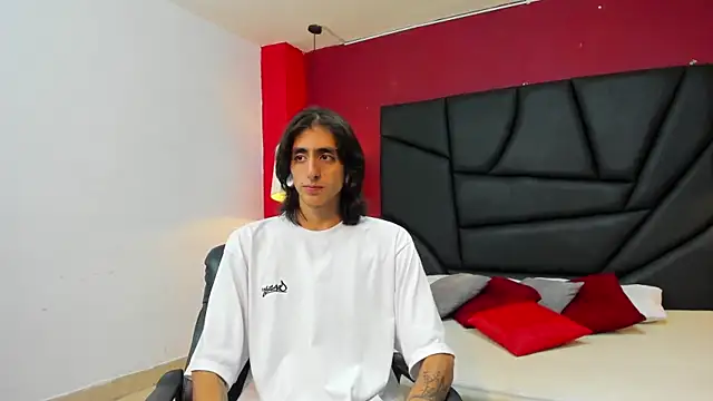 Matthew Dixonn online show from December 12, 3:43 am