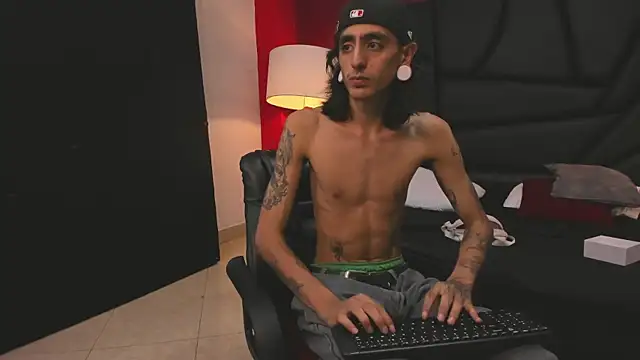 Matthew Dixonn online show from December 21, 7:56 am