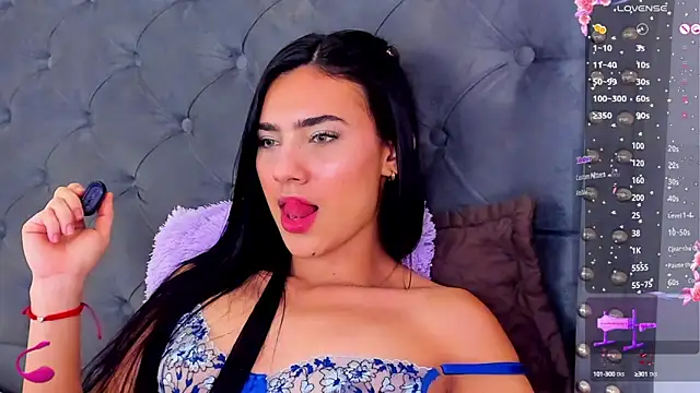 Snapshot of IsaValencia chatting on January 30, 2:06 am IsaValencia online show from January 30, 2:06 am