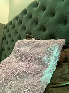 Snapshot of IsaValencia chatting on February 6, 3:37 am IsaValencia online show from February 6, 3:37 am