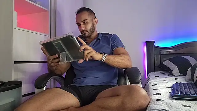 orion1993 online show from December 3, 8:16 am