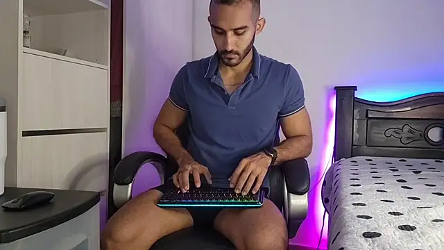 orion1993 online show from December 10, 12:16 pm