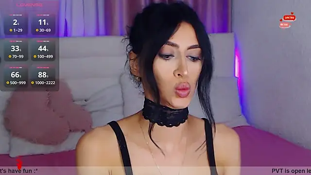 Snapshot of Hennessy_XO chatting on February 10, 6:23 pm Hennessy XO online show from February 10, 6:23 pm