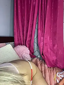 Snapshot of lunaapppp chatting on February 17, 2:42 am lunaapppp online show from February 17, 2:42 am