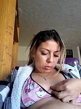 Snapshot of Sweel_Leyva18 chatting on May 26, 8:49 pm Sweel Leyva18 online show from May 26, 8:49 pm