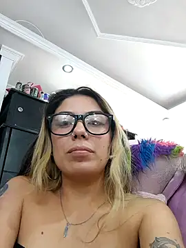 Snapshot of Sweel_Leyva18 chatting on June 5, 8:36 pm Sweel Leyva18 online show from June 5, 8:36 pm