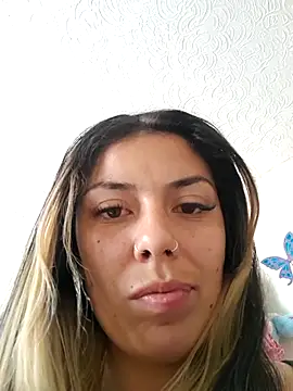 Snapshot of Sweel_Leyva18 chatting on June 18, 6:45 pm Sweel Leyva18 online show from June 18, 6:45 pm
