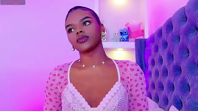 CamiEstrada online show from November 21, 5:55 pm