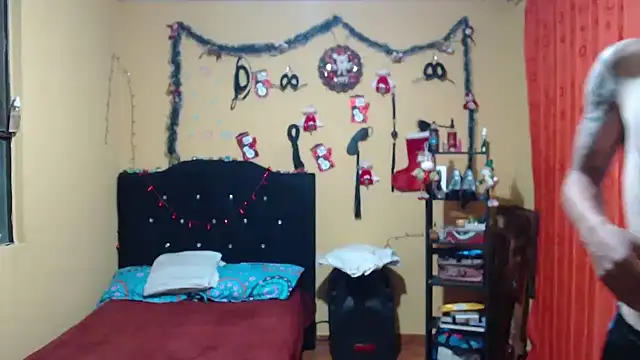 Snapshot of smith_lechosoxxx chatting on December 15, 7:45 am smith lechosoxxx online show from December 15, 7:45 am