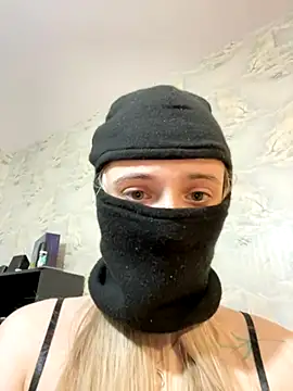 Snapshot of Cutekris chatting on November 10, 6:18 pm Cutekris online show from November 10, 6:18 pm