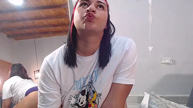 Luna Florez online show from December 7, 3:36 am