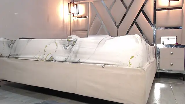 Luna Florez online show from January 14, 11:16 pm