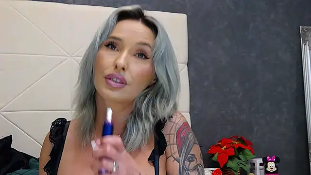 IssaSmith online show from July 2, 7:14 am
