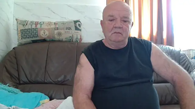 fullballs6 online show from April 27, 8:12 am