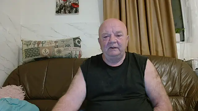 fullballs6 online show from April 28, 2:10 am