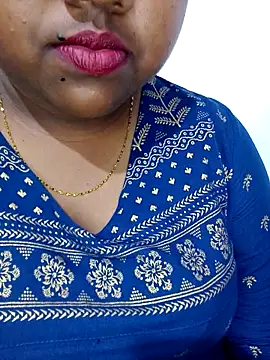 Snapshot of princesslesbi chatting on December 3, 7:16 am princesslesbi online show from December 3, 7:16 am