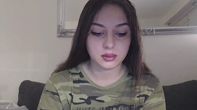 courtneyPerfect online show from December 6, 7:54 am