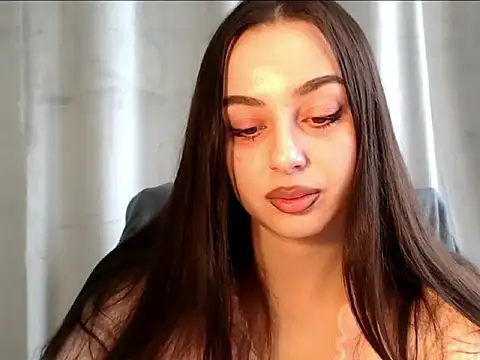 courtneyPerfect online show from January 14, 10:43 am