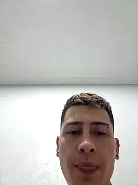 Comepussys online show from April 28, 10:15 pm