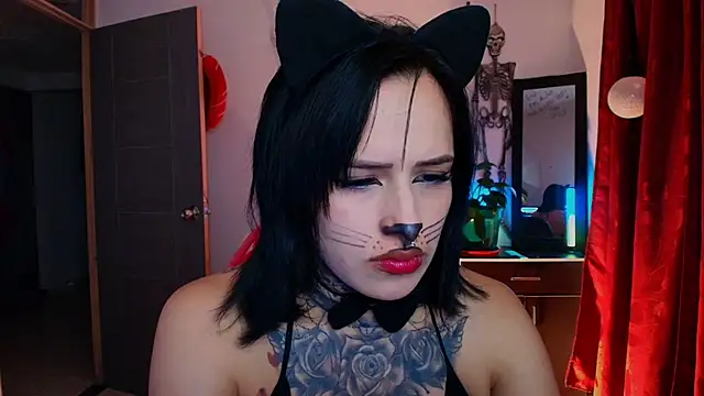 TinnaDawsom online show from October 20, 11:27 pm