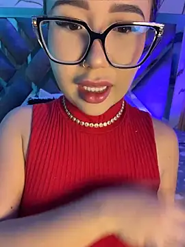 LylaLee111 online show from May 4, 1:51 pm