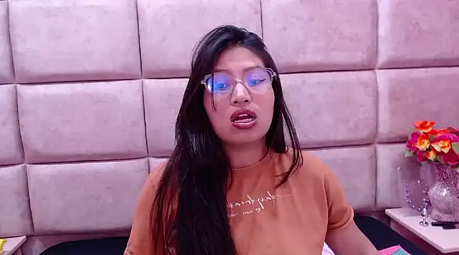 Snapshot of Miaa_Smiith_ chatting on January 5, 6:24 am Miaa Smiith  online show from January 5, 6:24 am