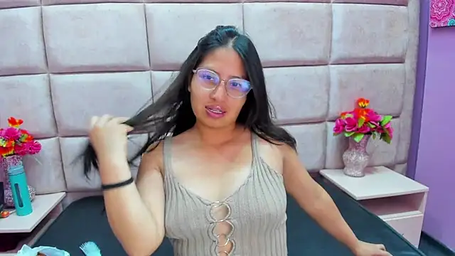 Snapshot of Miaa_Smiith_ chatting on March 19, 2:37 am Miaa Smiith  online show from March 19, 2:37 am