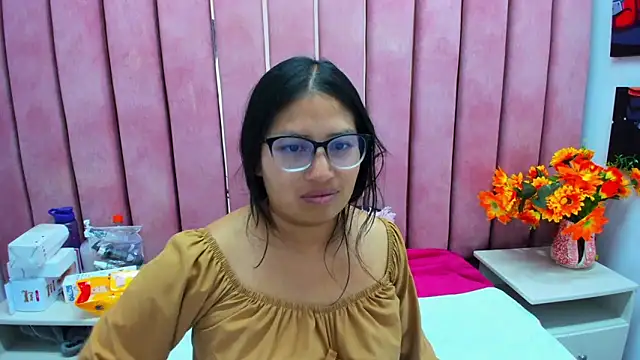 Snapshot of Miaa_Smiith_ chatting on November 14, 2:54 am Miaa Smiith online show from November 14, 2:54 am