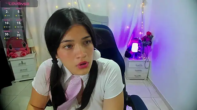 Alison girl20 online show from December 17, 8:10 pm
