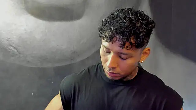 Snapshot of bradley_smith chatting on January 19, 1:00 am bradley smith online show from January 19, 1:00 am