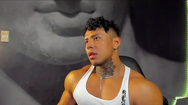 Snapshot of bradley_smith chatting on February 12, 5:58 pm bradley smith online show from February 12, 5:58 pm