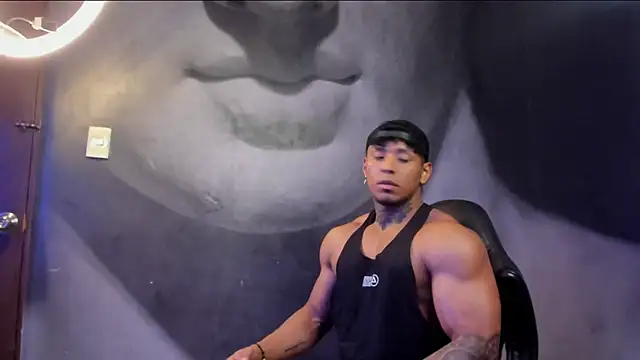 Snapshot of bradley_smith chatting on February 19, 12:00 pm bradley smith online show from February 19, 12:00 pm