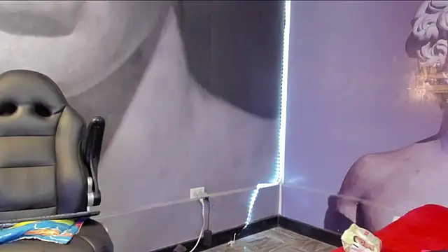 Snapshot of bradley_smith chatting on February 21, 9:45 am bradley smith online show from February 21, 9:45 am