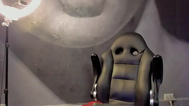 Snapshot of bradley_smith chatting on March 12, 6:22 pm bradley smith online show from March 12, 6:22 pm