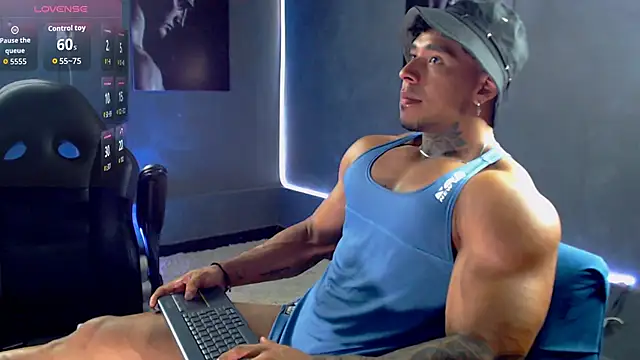 Snapshot of bradley_smith chatting on October 1, 6:30 am bradley smith online show from October 1, 6:30 am