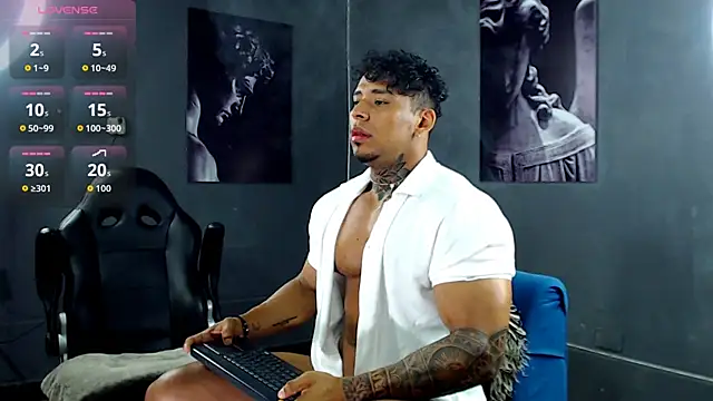 Snapshot of bradley_smith chatting on October 6, 12:30 am bradley smith online show from October 6, 12:30 am