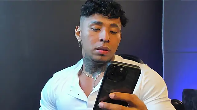 Snapshot of bradley_smith chatting on October 29, 4:26 am bradley smith online show from October 29, 4:26 am