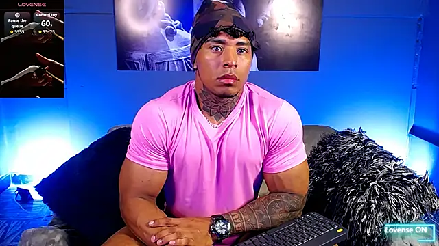 Snapshot of bradley_smith chatting on December 2, 2:17 am bradley smith online show from December 2, 2:17 am