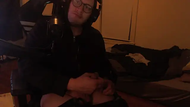 Snapshot of chicostick413 chatting on September 10, 3:06 am chicostick413 online show from September 10, 3:06 am