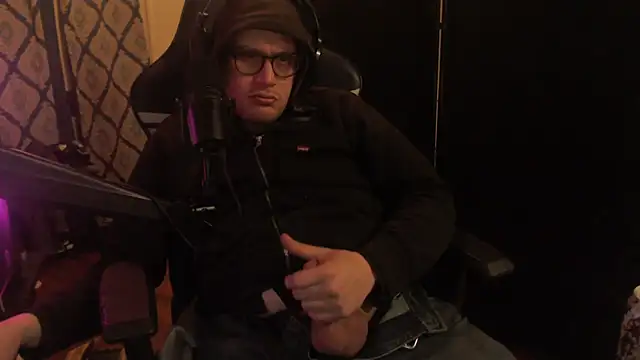 chicostick413 online show from February 6, 2:16 am