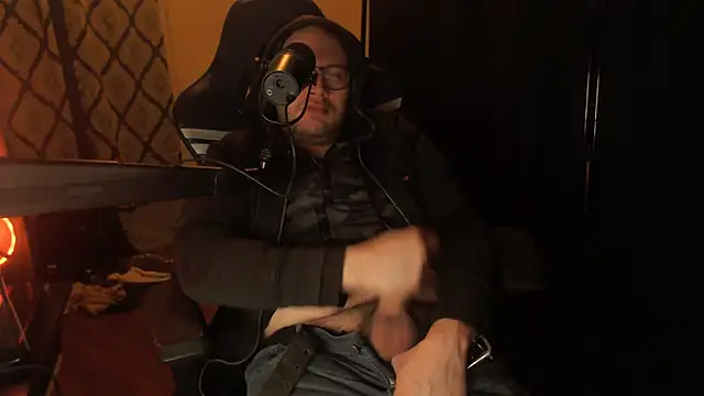 chicostick413 online show from February 16, 3:24 am