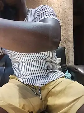 Snapshot of Chocolate_factory_man chatting on July 31, 2:11 am Chocolate factory man online show from July 31, 2:11 am