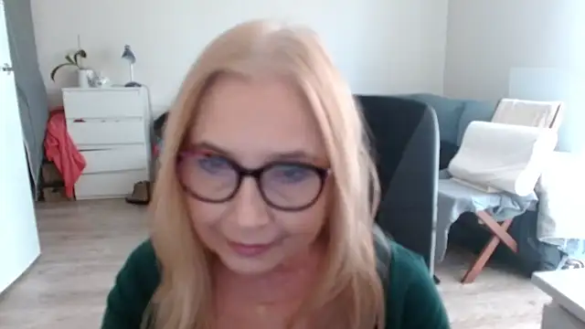 sofia xkiss online show from February 17, 10:51 am