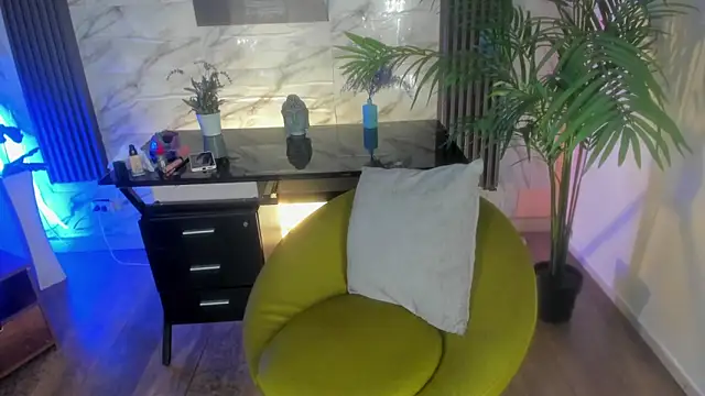 Snapshot of SofiaGomez420 chatting on February 8, 3:41 am SofiaGomez420 online show from February 8, 3:41 am