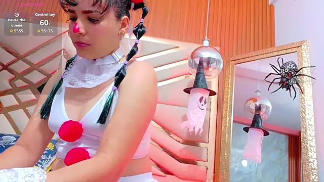 Snapshot of Sluttyandmature chatting on October 23, 1:21 pm Sluttyandmature online show from October 23, 1:21 pm