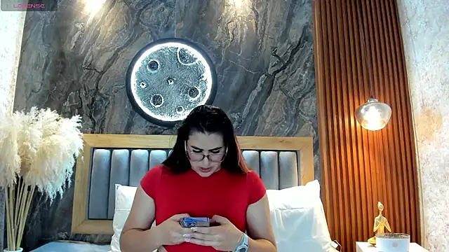 Snapshot of BellaPeers_ chatting on May 3, 11:49 am BellaPeers online show from May 3, 11:49 am
